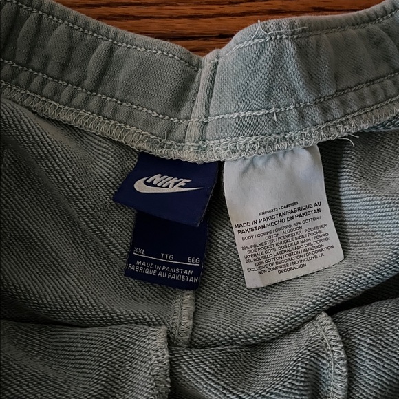 Nike Men's Teal Athletic Shorts - Picture 2 of 4